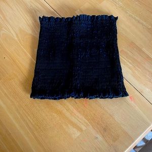 Black scrunch tub top very stretchy size medium